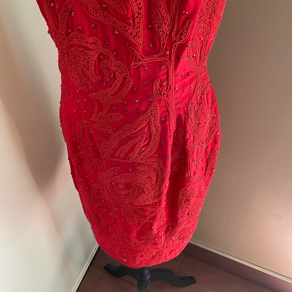 Vintage Carmen Marc Valvo red wool crepe beaded dress - Picture 4 of 10